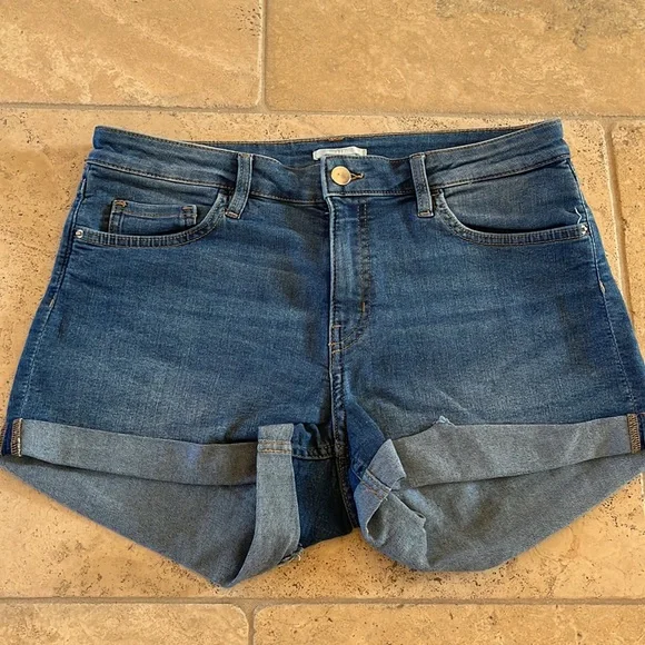 Like new jean shorts from H&M - Picture 6 of 9